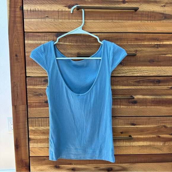 Free People | Blue top with scoop back - Size Small - Picture 2 of 4